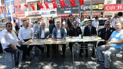 Edremit’te 15 Temmuz Demokrasi ve Milli Birlik Günü nedeniyle fotoğraf
