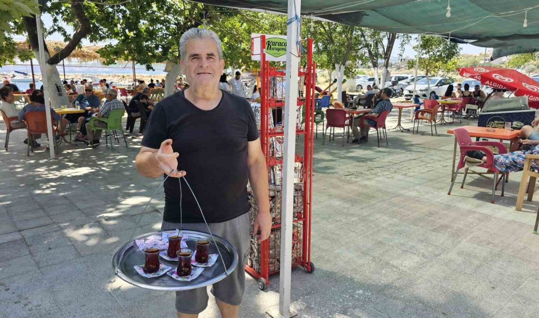 Erdek’te baba-oğul 35 yıllık geleneği sürdürüyor Tatlısu Mahallesi’nde baba-oğul, 35 yıllık bir geleneği yaşatmaya devam ediyor.