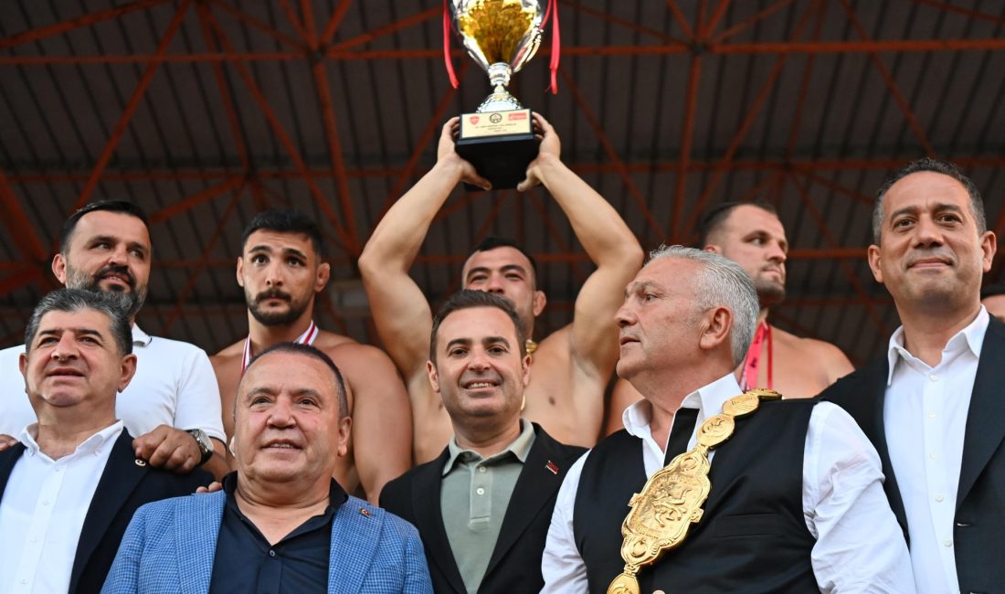 663.Tarihi Kırkpınar Yağlı Güreşleri’ni ilgiyle takip eden Balıkesir Büyükşehir Belediye