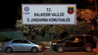 Edremit’te jandarma tarafından yapılan çalışmada 12 düzensiz göçmen ve 2