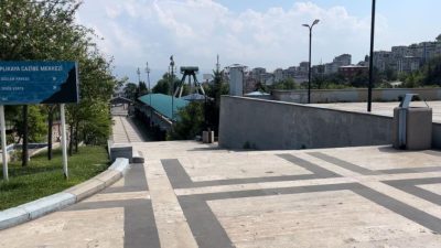 Bursa’nın Yıldırım ilçesinde bir otomobil sürücüsü navigasyonda araç yolunu seçeceğine