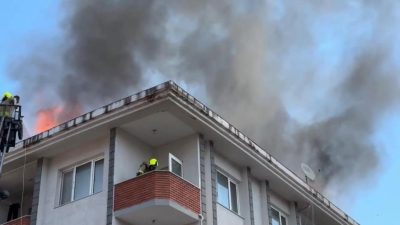 Gönen’de bir apartmanda çıkan yangın büyük maddi hasara yol açtı.