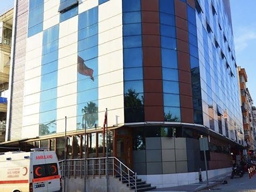 Erdek’te meydana gelen iki ayrı olayda 2 kişi girdikleri denizde