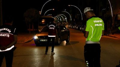 Gönen’de asayiş ve trafik yönünden geniş çaplı huzur uygulaması gerçekleştirildi.
