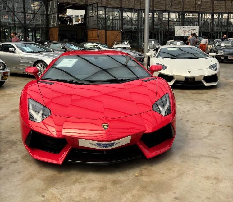Türkiye’deki ikinci el lüks otomobillerin Avrupa’ya göre fiyat farkları dikkat çekti Türkiye’de ikinci el lüks otomobillerin Avrupa’ya göre fiyatları dikkat çekti.