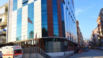 Erdek’te denize giren Alzheimer hastası kadın boğulma tehlikesi geçirdi. Hastaneye