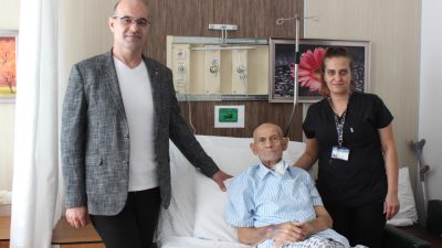 Balıkesir Üniversite Hastanesinde yemek borusunda oluşan cepleşme nedeni ile yutma
