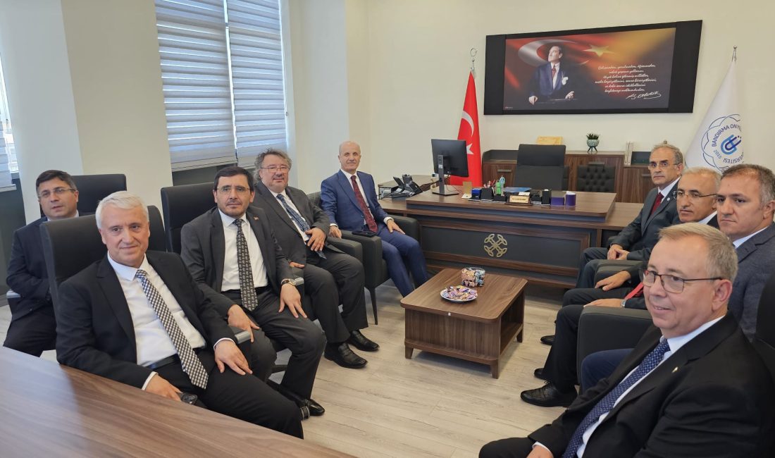 YÖK Başkanı Özvar’dan BANÜ ziyareti Bandırma’yı ziyaret eden YÖK Başkanı Prof. Dr. Erol Özvar, Bandırma