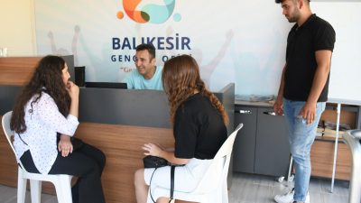 Balıkesir Büyükşehir Belediyesi’nin, üniversite tercihi yapacak olan öğrencilerin en doğru