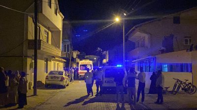 Gönen’de yaşayan Murat Sevilen (44) tartıştığı kızını boğarak öldürdü. Murat