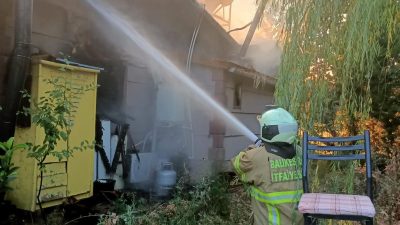Susurluk’ta meydana gelen ev yangınında bir kişi yaralandı. Büyükşehir Belediyesine