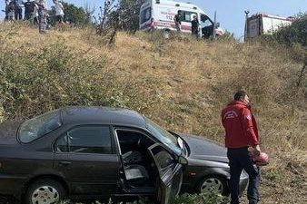 Balya’da kontrolden çıkan otomobilin tarlaya uçtuğu kazada sürücü yaralandı. Olay,