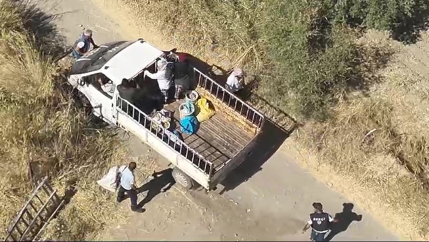 Bahçe hırsızları kaçarken dron kamerasına yakalandı Havran’da son günlerde özellikle incir bahçelerinde yaşanan hırsızlık olayları sonrasında