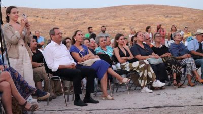 Ayvalık Belediye Başkanı Mesut Ergin, 2024 yılının teması “Arkadaşlık” olarak