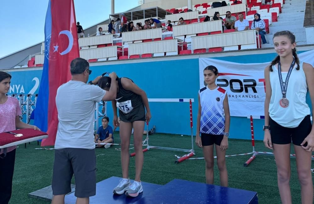 Bandırmalı sporcular Türkiye 2’incisi oldu Bandırma Gençlik ve Spor İlçe Müdürlüğü meyvesini almaya başladı. Türkiye