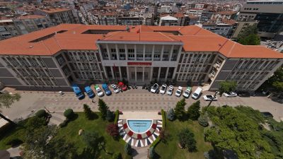 Balıkesir Valiliği, tasarruf tedbirleri kapsamında envanterdeki 6 aracı satarak 3