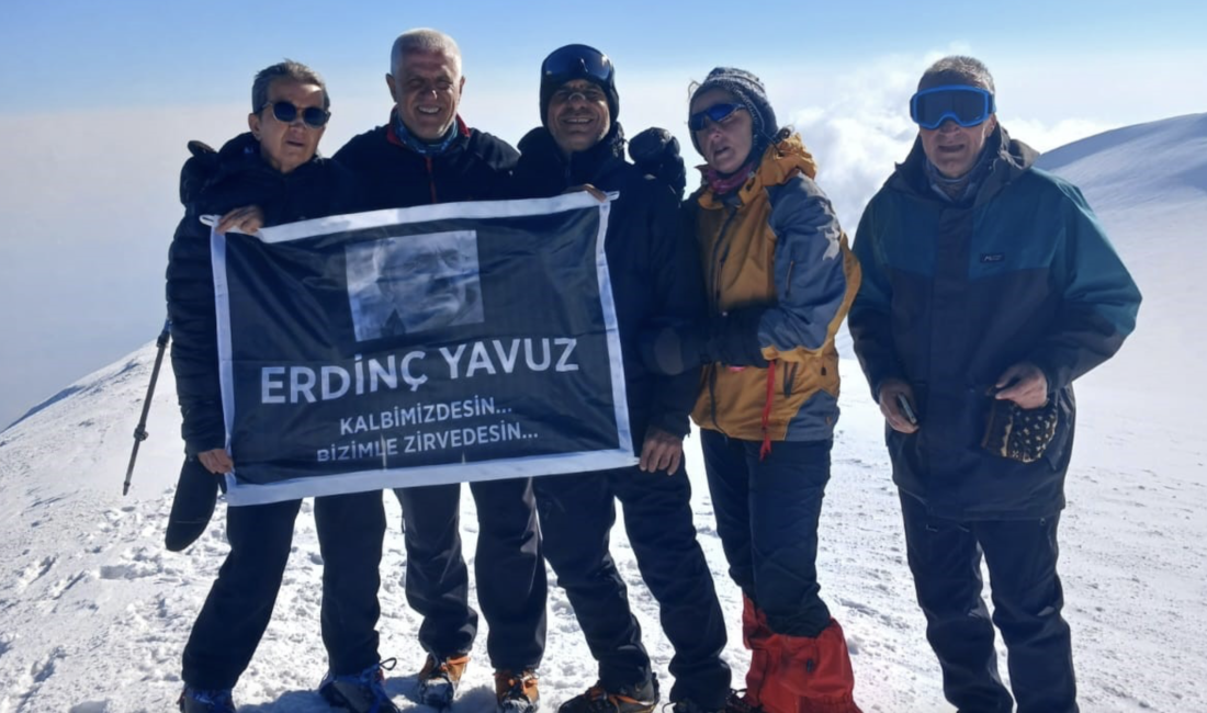 BANDAK Ağrı Dağı’nda Erdinç Yavuz anısına zirve yaptı Bandırma Dağcılık ve Arama Kurtarma Spor Kulübü (BANDAK) üyeleri, nisan