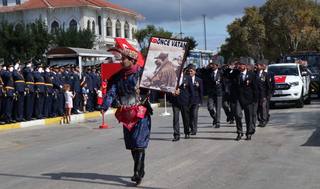 Bandırma’da 30 Ağustos Zafer Bayramı coşkusu 30 Ağustos Zafer Bayramı, Bandırma’da düzenlenen resmi tören ile kutlandı.