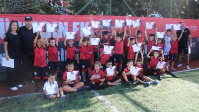 Yaz Futbol Okulları’nda 260 çocuğa futbol eğitimi veren Bandırmagücü Spor