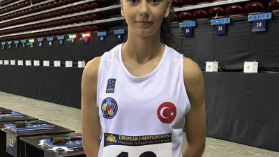 Bandırmalı milli sporcu Zeynep Ay, Bulgaristan’da düzenlenen U-15 Avrupa Pentatlon