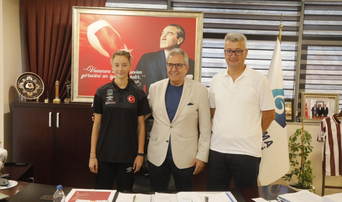 Bandırma’nın genç sporcusu Avrupa’da mücadele edecek Bandırmalı genç sporcu Zeynep Ay, Türkiye’yi temsil edeceği Avrupa Gençler