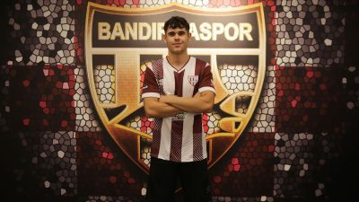 Bandırmaspor, altyapısından yetişen profesyonel futbolcu Gani Burgaz’ı Anadolu Üniversitesi Kulübü’ne