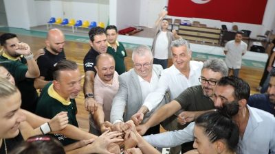 Edremit Belediye Başkanı Mehmet Ertaş, Ferhatoğlu Edremit Belediyesi Gürespor’un sezonun