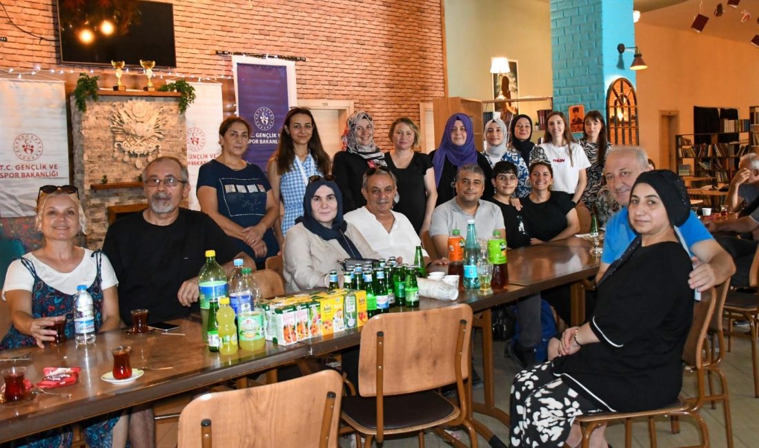 Emeklilere Bandırma’nın tarihi ve kültürü tanıtılacak Emekliler yılı kapsamında başlatılan “Emeklisever Projesi” ile Bandırma’da birçok emekliye