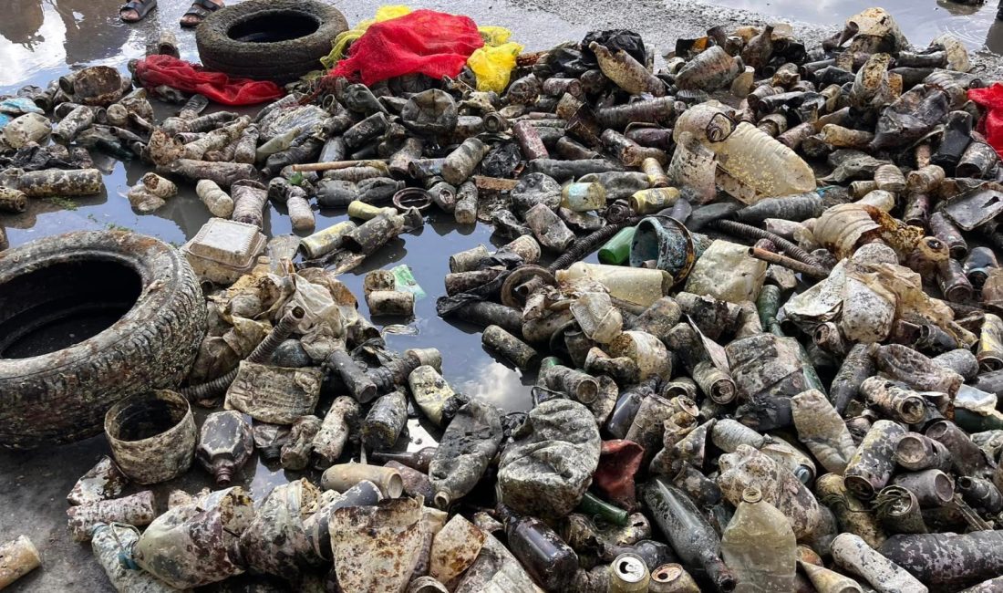 Erdek denizinden çıkanlar görenleri şaşırttı Erdek’te deniz kirliliğine karşı farkındalık yaratmak amacıyla yapılan “Su Altı