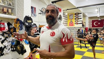 Kick Boks ve Muay Thai Milli Takım Antrenörü, aynı zamanda
