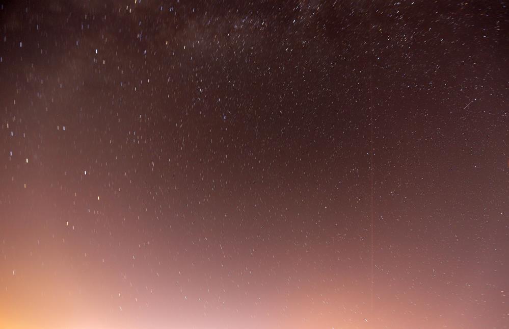 Bandırma’da eşsiz bir gökyüzü şovu: Perseid meteor yağmuru gözlemlendi Her yıl Ağustos ayında Swift-Tuttle kuyruklu yıldızının ardında bıraktığı partiküllerin