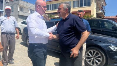 Kocabük Mahallesi’nde düzenlenen hayır yemeğinde vatandaşlarla bir araya gelen Balıkesir
