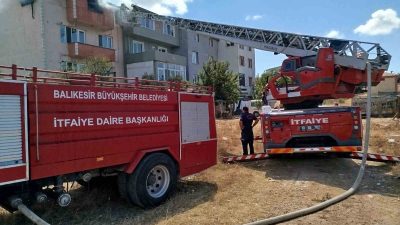 Bandırma’da bir evin çatı katında ocakta unutulan tencere nedeniyle yangın