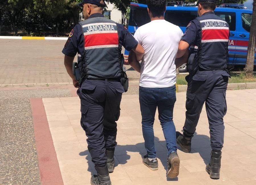 Bandırma’da Terör Örgütü Propagandası yapan şahıs yakalandı Bandırma’da PKK-KCK Silahlı Terör Örgütü propagandası yapma suçundan yakalama kararı