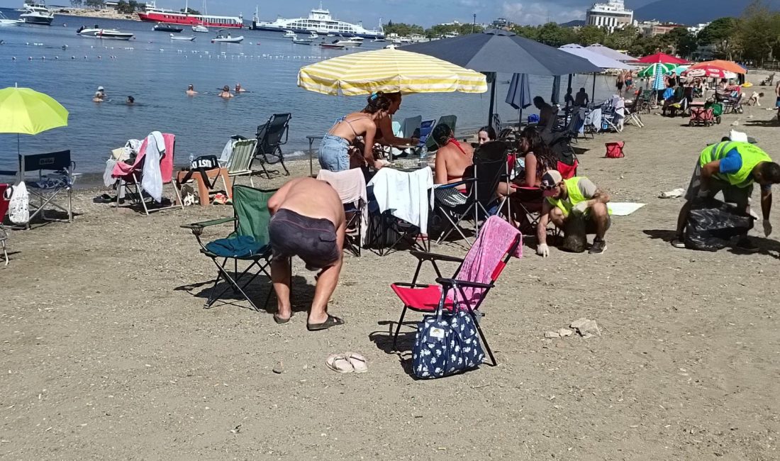 Erdek Belediyesi, vatandaşları duyarlılığa davet etti Erdek Kurbağalı Sahil ve plajında, belediye ekipleri ve gönüllü vatandaşlar