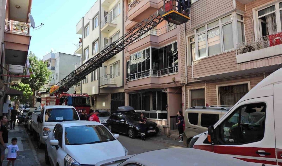Erdek’te haber alınmayan bir kişi evinde ölü bulundu Erdek’te kendisinde haber alınamayan yaşlı adam evinde ölü olarak bulundu. Erdek’e