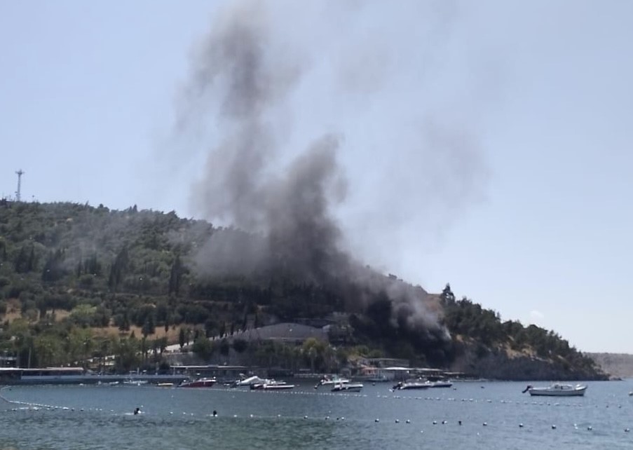 Erdek’te deniz kenarında bulunan özel bir işletmede yangın çıktı. Erdek’teki Seyit