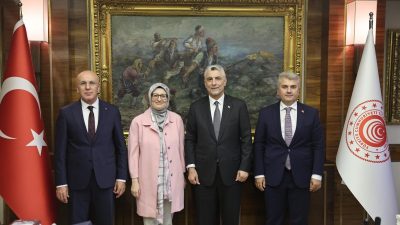 AK Parti Genel Başkan Yardımcısı Belgin Uygur, Balıkesir Milletvekilleri ile