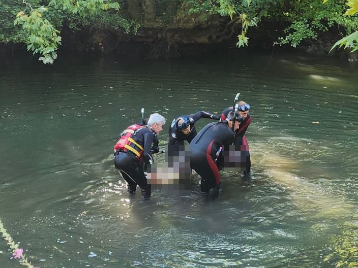 Gönen Çayı’nda kaybolan gencin cansız bedenine ulaşıldı Gönen Çayı’na girerek kaybolan Haluk Trabzonlu’nun (24) cansız bedenine ulaşıldı.