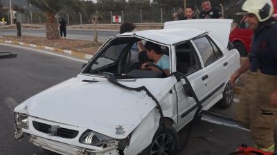 Erdek’te trafik kazasında refüjü geçen araç takla atarak karşı şeride