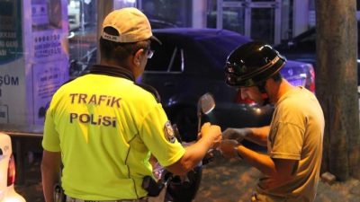 Gönen’de polis ekiplerince yapılan denetimlerde 55 araç ve 311 şahıs
