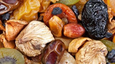 Uzman Diyetisyen Rengin Özbay, tüketilen kuru meyvelerin iyi bir ara