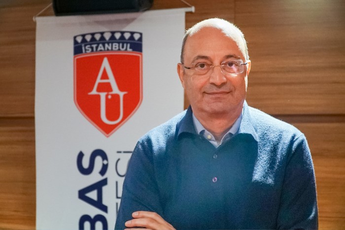 “Maymun çiçeğinin gölgesinde çiçek hastalığı ve biyolojik silah endişesi var” Dünya Sağlık Örgütü’nün (DSÖ) Maymun Çiçeği hastalığına yönelik son uyarılarıyla