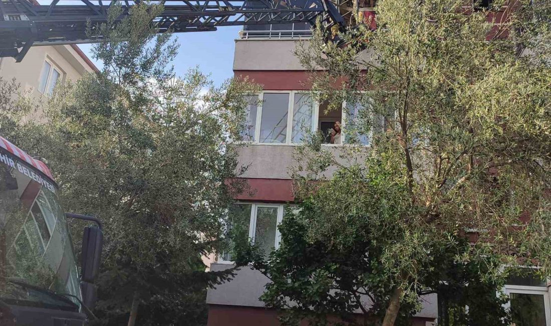 Ocakta unutulan yemek paniğe sebep oldu Karesi’de ocağın üstünde unutulan yemek küçük çaplı yangın paniğe sebep