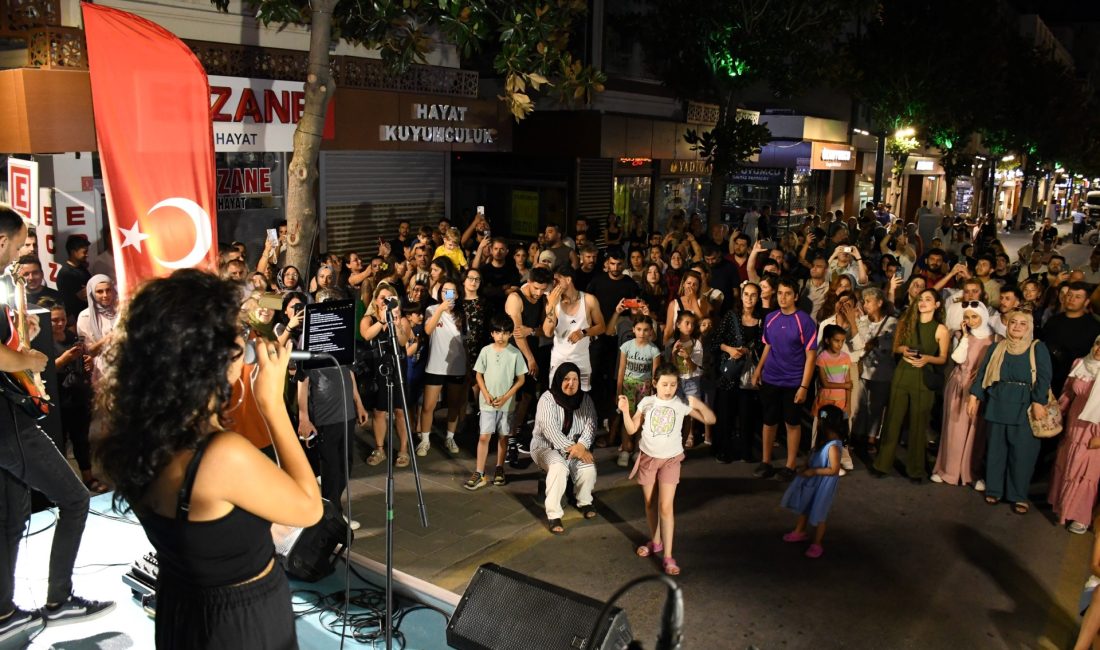 Balıkesirliler, Milli Kuvvetler’in hafta sonu kapanmasına ‘evet’ dedi Göreve geldiği ilk ayda Balıkesir’in yaya kullanımı en işlek caddelerinden