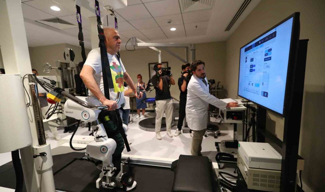 Türkiye’de bir ilk: Yürüme robotu, hastalara umut olacak Rehabilitasyonda devrim niteliğindeki yürüme robotu WalkBot’un kullanımına Medipol Sağlık Grubu
