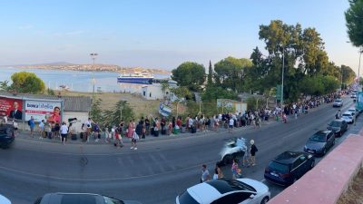 Ayvalık’ta 30 Ağustos Zafer Bayramı nedeniyle resmi tatil ile hafta sonunun