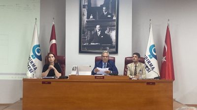 Bandırma Belediyesi’nin meclis toplantısında çıkan tartışmada Belediye Başkanı Dursun Mirza,
