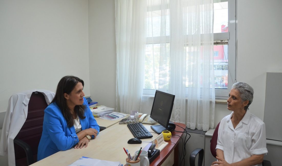 12 yıldır Parkinson hastası ’beyin pili’ ile şifa buldu 12 yıldır Parkinson hastası olan 54 yaşındaki Şafak Akdemir, ’beyin