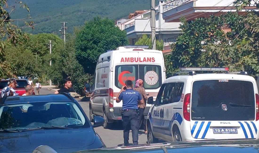 Erdek’te eski eş dehşeti: Boşandığı eşini bıçakladı Erdek’te bir şahıs, eski eşini karnından bıçaklayarak yaraladı. Erdek’e bağlı